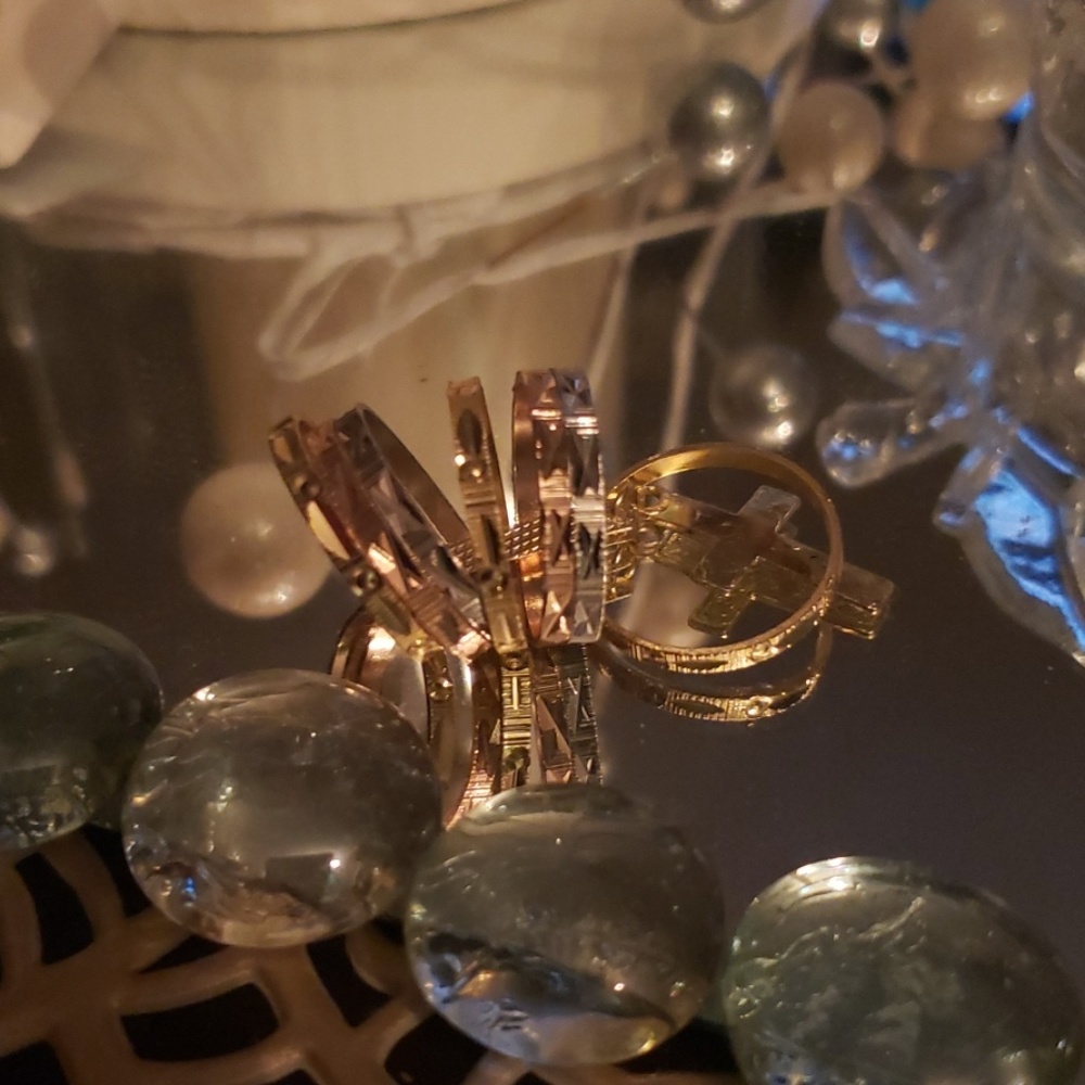 new ring. - Picture 2 of 4